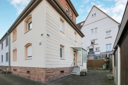 Frontansicht - Haus kaufen in Keltern / Dietlingen - Doppelhaushälfte im Ortskern