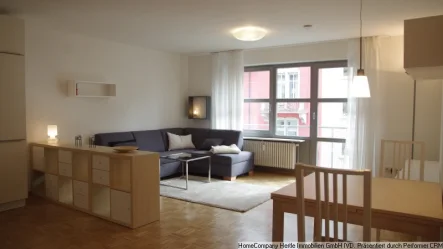 WohnEsszimmer - Wohnung mieten in Freiburg - Modern, hell & schön möbliert mit Balkon und optional TG-Stellplatz für 6-12 Monate im Stühlinger