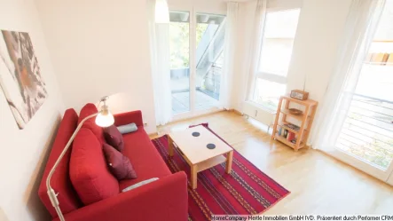 WohnEsszimmer - Wohnung mieten in Freiburg - Hochwertige Maisonette für 3-12 Monate mit Balkon, Duplex-Parker sowie gemütlicher Möblierung und guter Ausstatung in Freiburg-Littenweiler