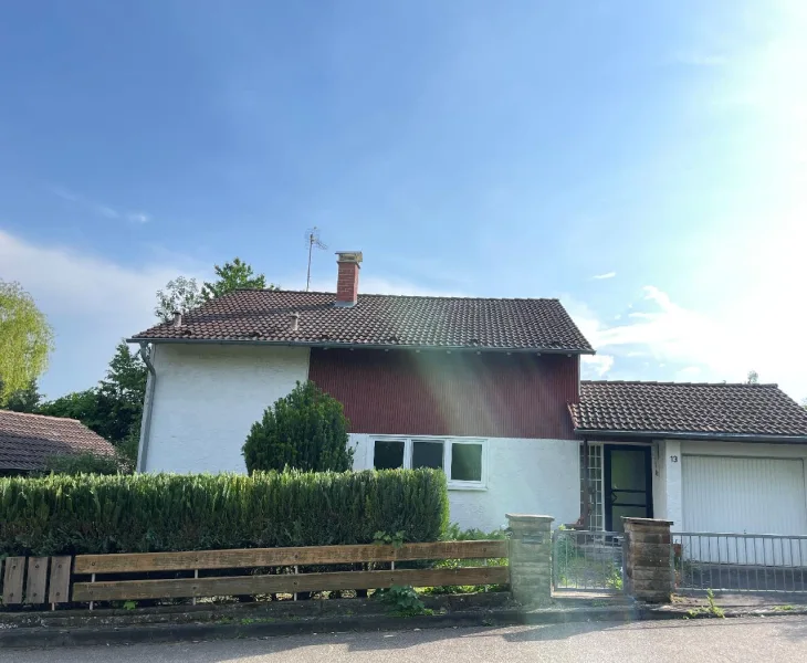 . - Haus kaufen in Sachsenheim - Charmantes Einfamilienhaus im Grünen - ideal für Familien