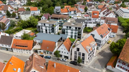 Titelbild 1 - Wohnung kaufen in Langenau - 4-ZIMMER WOHNUNG MIT GROßEM GARTENANTEIL IM ZENTRUM VON LANGENAU!