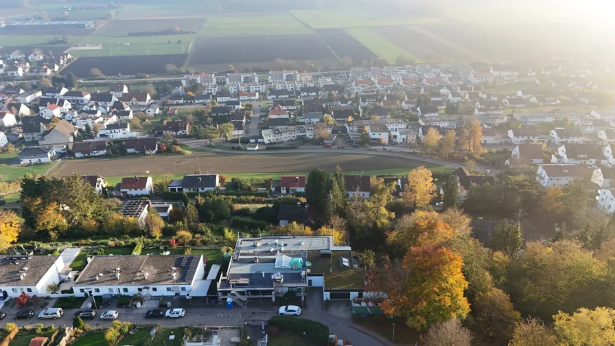 Lage - Wohnung kaufen in Elchingen / Oberelchingen - Split Level | hohe Decken | Alpenblick | 4-Zimmer-Wohnung in Oberelchingen