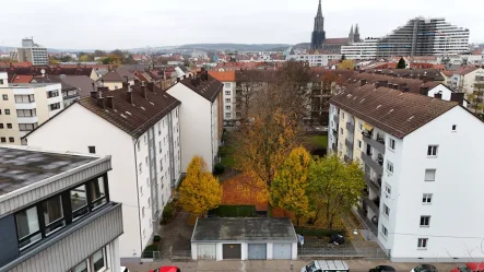 Ansicht Ulm - Garage/Stellplatz kaufen in Neu-Ulm - EINZELGARAGE MIT SEKTIONALTOR ZENTRAL IN NEU-ULM!