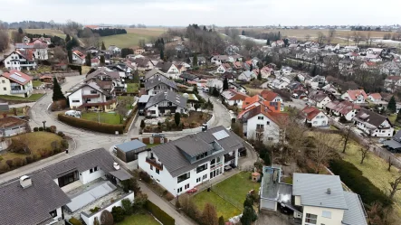 Titelbild - Wohnung kaufen in Ochsenhausen - 5 ZIMMER EIGENTUMSWOHNUNG IM GARTENGESCHOSS - OCHSENHAUSEN!