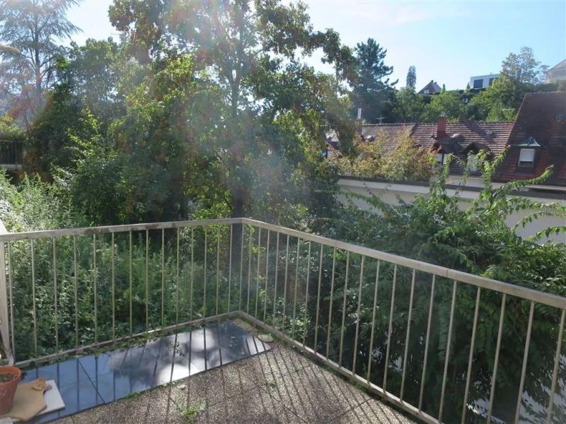 Balkon bei Schlafzimmer (unten)