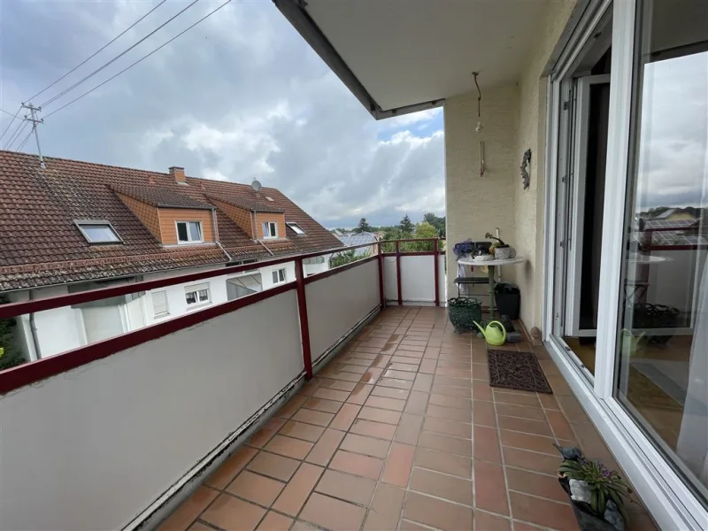 großer Balkon bei Schlafzimmer