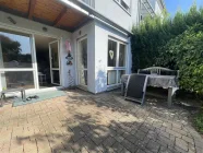 EG: Terrasse mit Markise