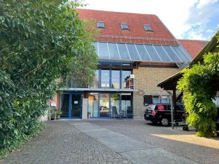 Innenhof - Haus kaufen in Stutensee / Friedrichstal - Sie suchen das BESONDERE?  Potential für Mehrgenerationen-Haus oder Arbeiten/Wohnen in  Stutensee-Friedrichstal