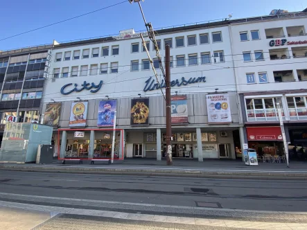 Gesamtansicht - Laden/Einzelhandel mieten in Karlsruhe - 1A Lage!TOP-Gewerbefläche in Karlsruhe Fußgängerzone -  direkt am Europaplatz - zu vermieten