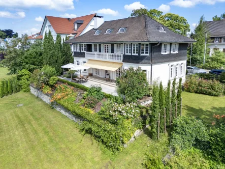 Außenansicht - Haus kaufen in Friedrichshafen - Historische Villa mit großem Grundstück am Bodensee in Bestlage