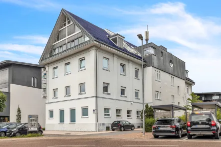 Hausansicht - Büro/Praxis mieten in Eggenstein-Leopoldshafen - Moderne Bürofläche mit ca. 190 m² in Eggenstein-Leopoldshafen – Renoviert und barrierefrei!