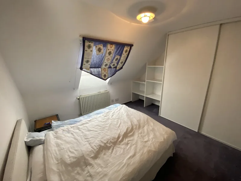 Schlafzimmer DG