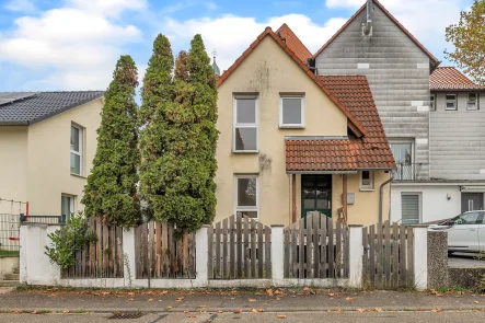 Hausansicht - Haus kaufen in Durmersheim - Schnuckliges Einfamilienhaus in Durmersheim – Ihr perfekter Start ins Eigenheim!