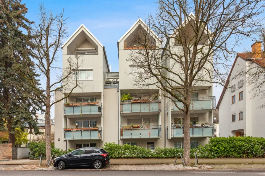 Hausansicht - Wohnung kaufen in Karlsruhe / Beiertheim-Bulach - 4-Zimmer-Wohnung im Erdgeschoss mit Terrasse und Tiefgaragenstellplatz