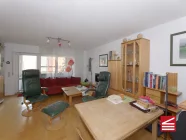 1-1497_3_Teilansicht Wohnzimmer - Blick Richtung Balkon