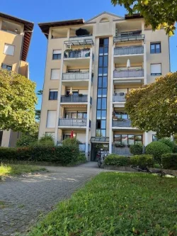 Hausansicht - Wohnung kaufen in Freiburg - NOTARTERMIN!!!   Prima Wohnung in guter Lage als Kapitalanlage (mit sozialer Bindung)