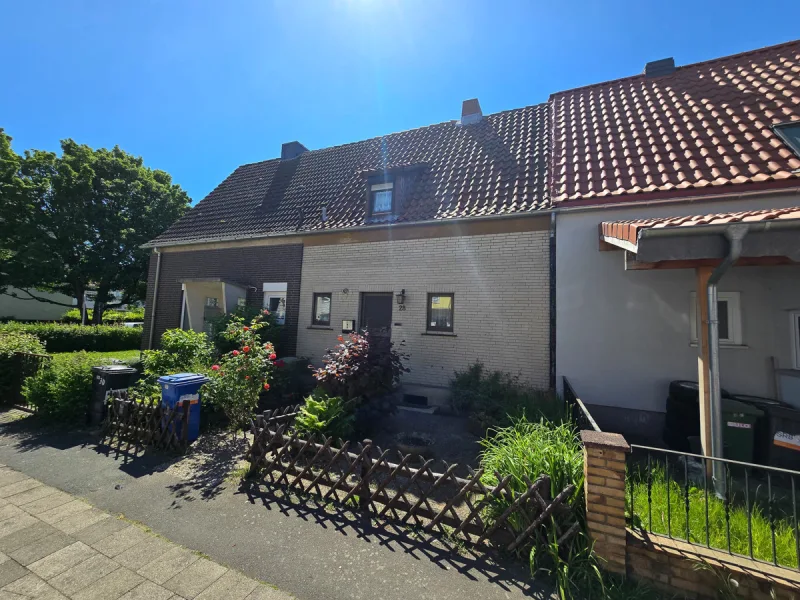 Das Wohnhaus - Haus kaufen in Salzgitter / Lebenstedt - RESERVIERT: Reihenmittelhaus in ruhiger Lage von Lebenstedt - mit Garten - Modernisierungsbedürftig!