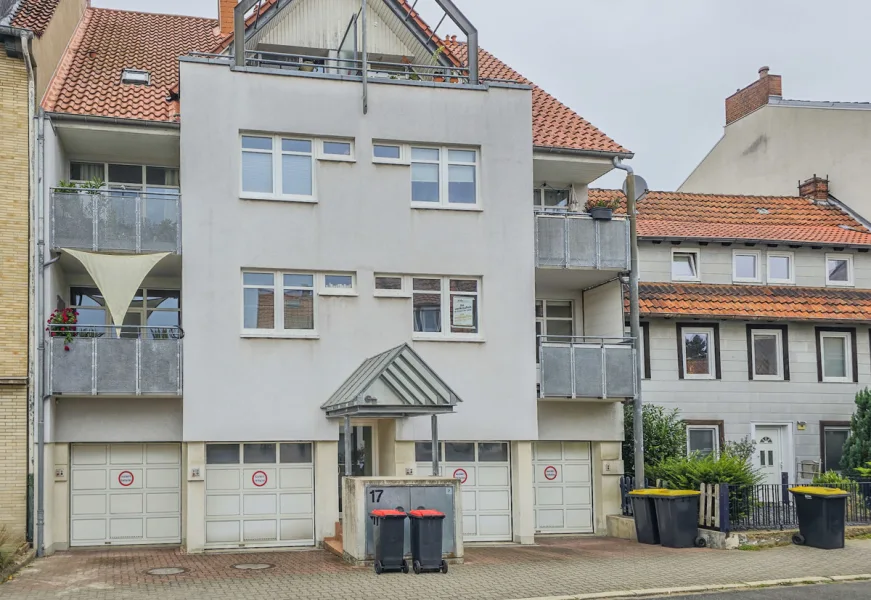 Das Wohnhaus - Wohnung kaufen in Wolfenbüttel - Komfortable 3 Zi.- Eigentumswohnung mit Balkon, Einbauküche und Garagenstellplatz in Wolfenbüttel!