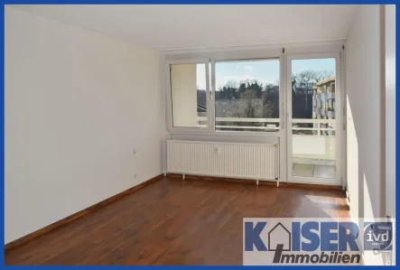 Schlafzimmer - Wohnung kaufen in Waldshut-Tiengen - Zentrale Lage in Tiengen: Große und helle 3-Zi-Wohnung 