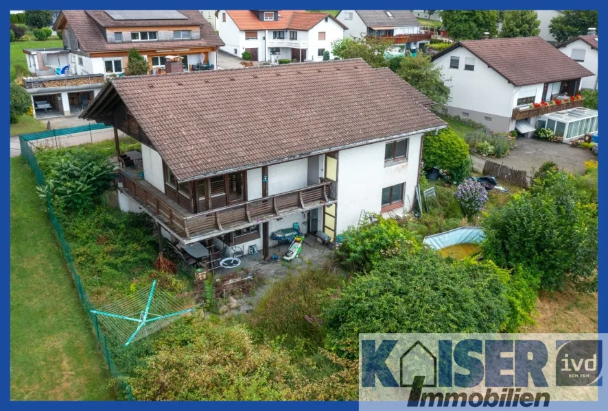 Luftaufnahme - Haus kaufen in Waldshut-Tiengen - Haus mit viel Platz und toller Aussicht. Ideal für mehrere Generationen oder große Familien.