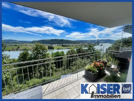 Balkon mit herrlichem Blick auf den Rhein - Wohnung kaufen in Waldshut-Tiengen - Hochwertige 3,5-Zimmer-Etagenwohnung mit traumhaftem Rheinblick in Waldshut