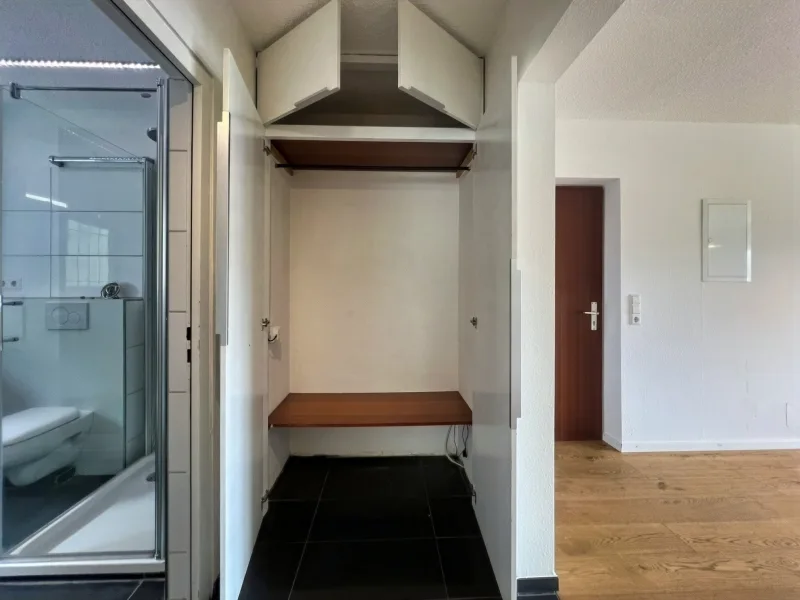 Garderoben-Schrank