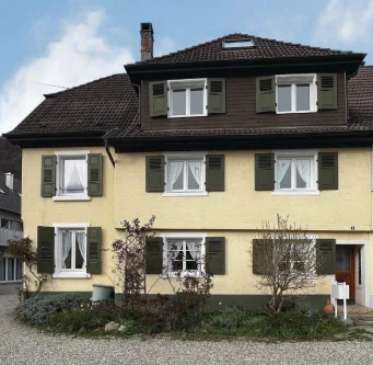 Bild1 - Haus kaufen in Badenweiler - Viel Platz für Ihre Ideen im 3 Fam.-Haus ....