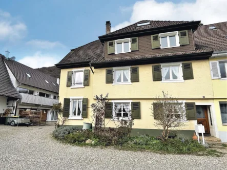 Bild1 - Haus kaufen in Badenweiler - Viel Platz für Ihre Ideen in 2 Mehrfamilienhäusern ...
