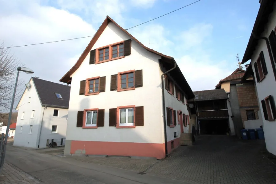 Zugang zum 3-Familienwohnhaus