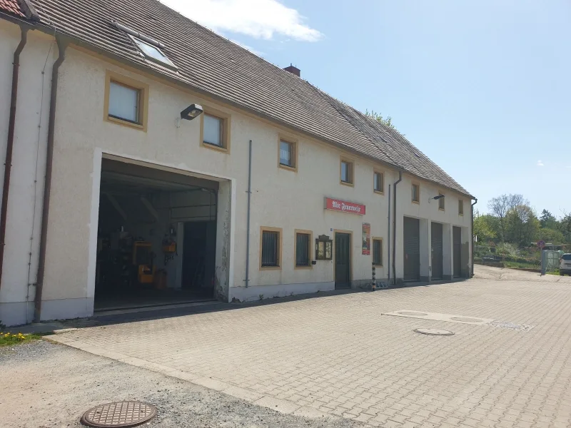 Herzlich Willkommen! - Halle/Lager/Produktion kaufen in Dippoldiswalde - Sowohl in der Stadt arbeiten als auch am Waldrand...