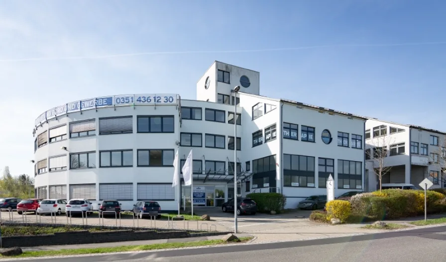 Objektansicht - Büro/Praxis mieten in Kesselsdorf - Modern in Bestlage!