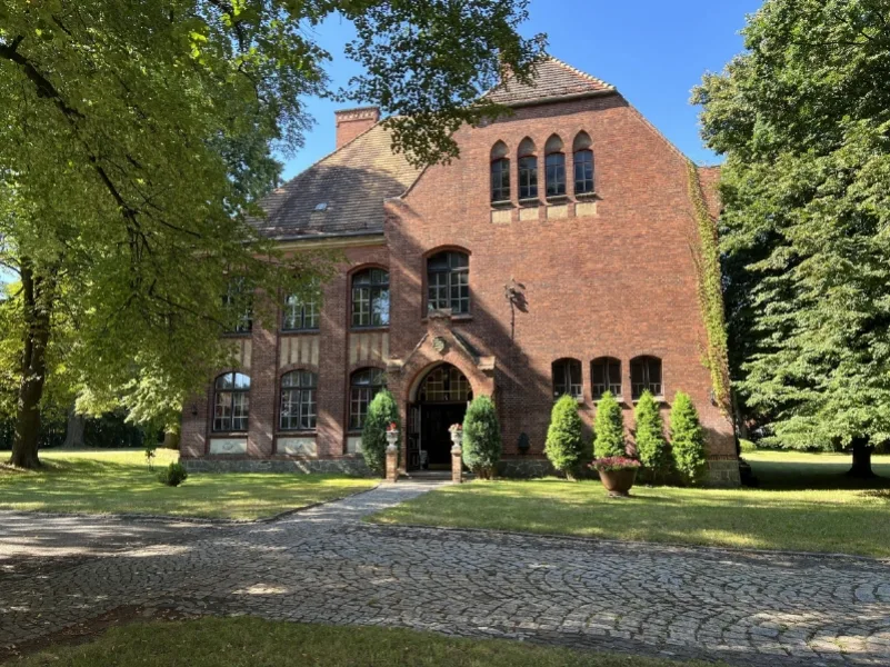 Herzlich Willkommen! - Haus kaufen in Reichenbach - Ferien-Suiten mit Bed and Breakfast auf höchstem Niveau!