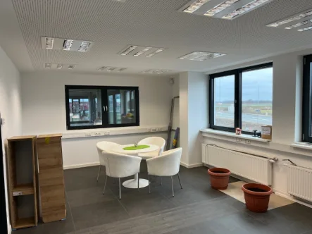 Ihr Büro mit Blick auf die B6 - Büro/Praxis mieten in Görlitz - Ihr neues Büro unweit der Bundesautobahn A4!
