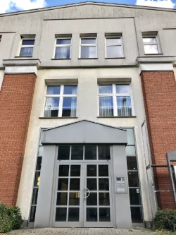 Objekteingang - Büro/Praxis mieten in Coswig - Neustart in der ehemaligen Tapetenfabrik! BEATE PROTZE IMMOBILIEN