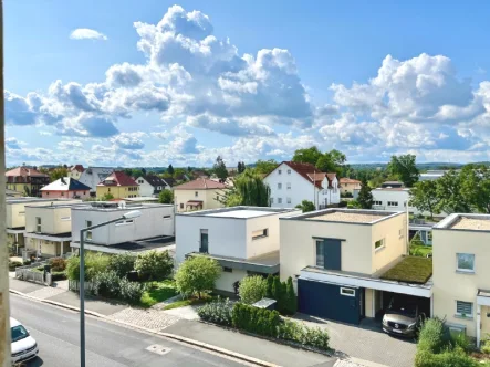 Ausblick - Wohnung mieten in Dresden - Top sanierter Altbau mit EBK & Balkon!