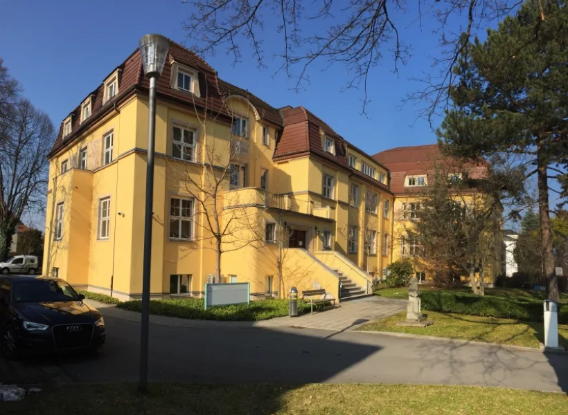 Außenansicht - Büro/Praxis mieten in Dresden - "Herzlich Willkommen!"