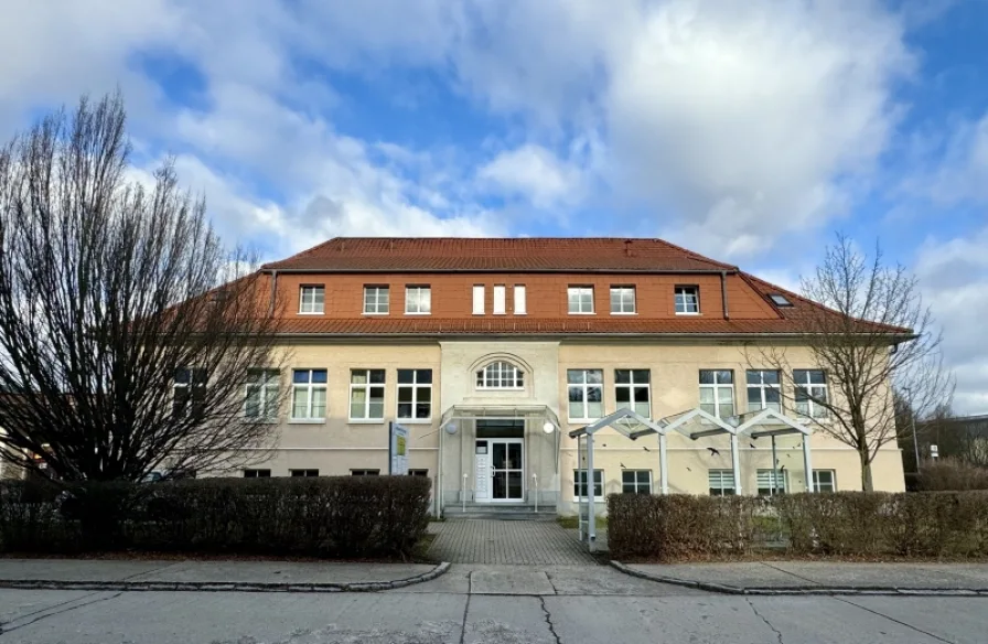 Objektansicht - Büro/Praxis mieten in Radeberg - Mondän arbeiten!