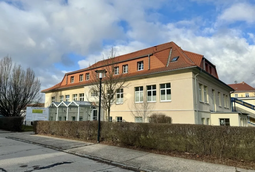 Objektansicht - Büro/Praxis mieten in Radeberg - Ärztehaus Süd in Radeberg!