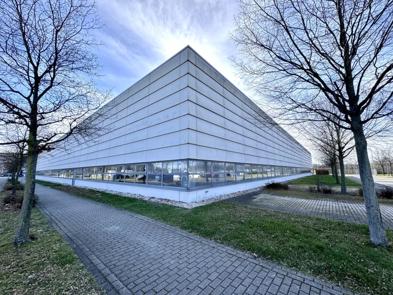 Objektansicht - Halle/Lager/Produktion mieten in Dresden - An der Autobahn! BEATE PROTZE IMMOBILIEN