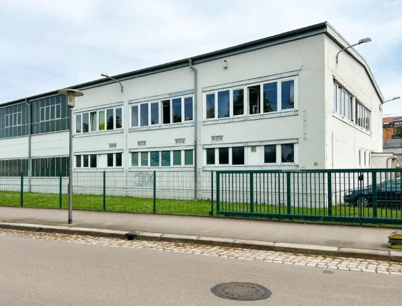 Objektansicht vor Sanierung - Büro/Praxis mieten in Dresden - In City-Lage!