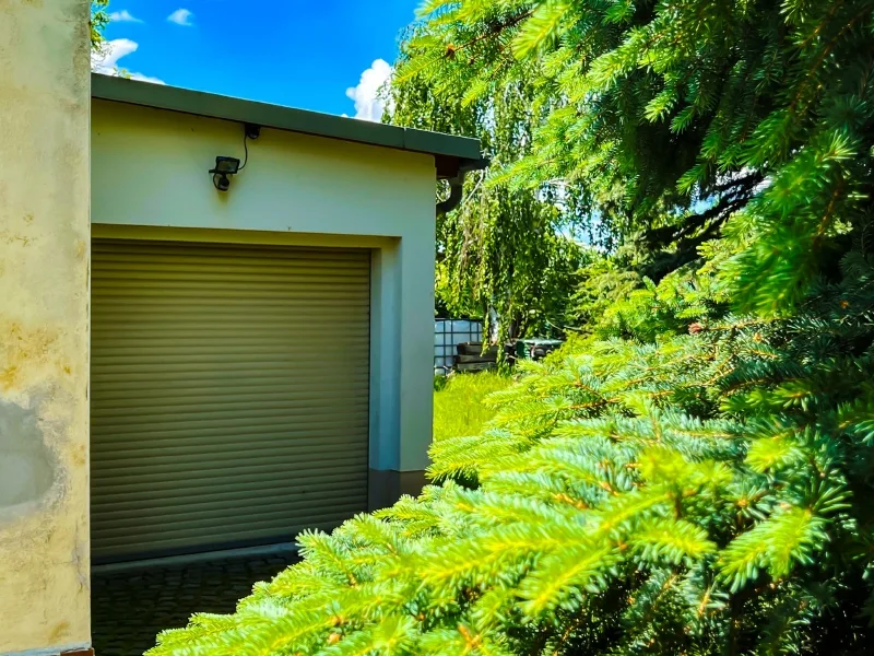 Garage am Nebengebäude