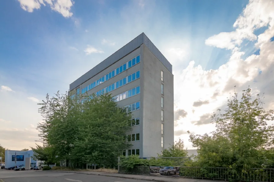 Bürohaus mit Potenzial - Büro/Praxis mieten in Dresden - Bürohaus mit Potenzial!