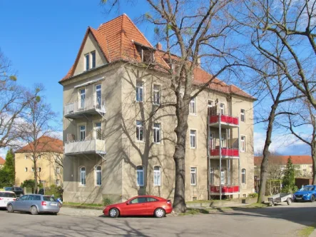 Ansicht Süd-West - Wohnung mieten in Dresden - Ruhig & Grün ... mit großem Sonnen-Balkon!