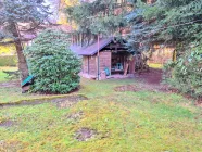 Holz-Carport mit Schuppen