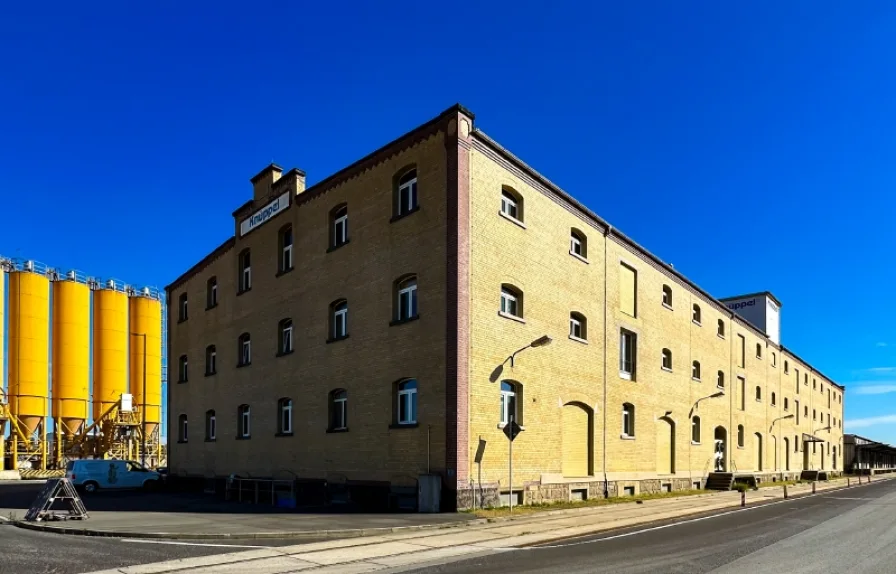 Objektansicht - Halle/Lager/Produktion mieten in Dresden - Am Alberthafen! BEATE PROTZE IMMOBILIEN