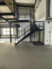 Treppe Büro und Mezzanine