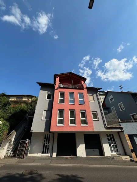 Außenansicht - Wohnung mieten in Heidelberg - Helle, großzügige, möblierte 4-Zimmer-Wohnung mit Balkon - zentrale Lage von Heidelberg-Ziegelhausen