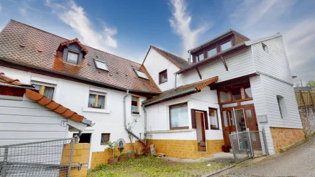 Titelbild  - Haus kaufen in Pfinztal / Berghausen - "Charmantes Ein- bis Zweifamilienhaus in ruhiger Lage von Berghausen"