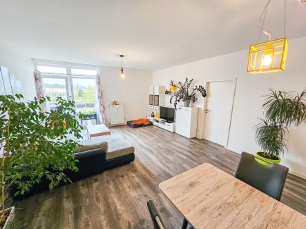 Wohnzimmer - Wohnung mieten in Hügelsheim - 3-Zimmerwohnung mit großem Balkon zur Miete