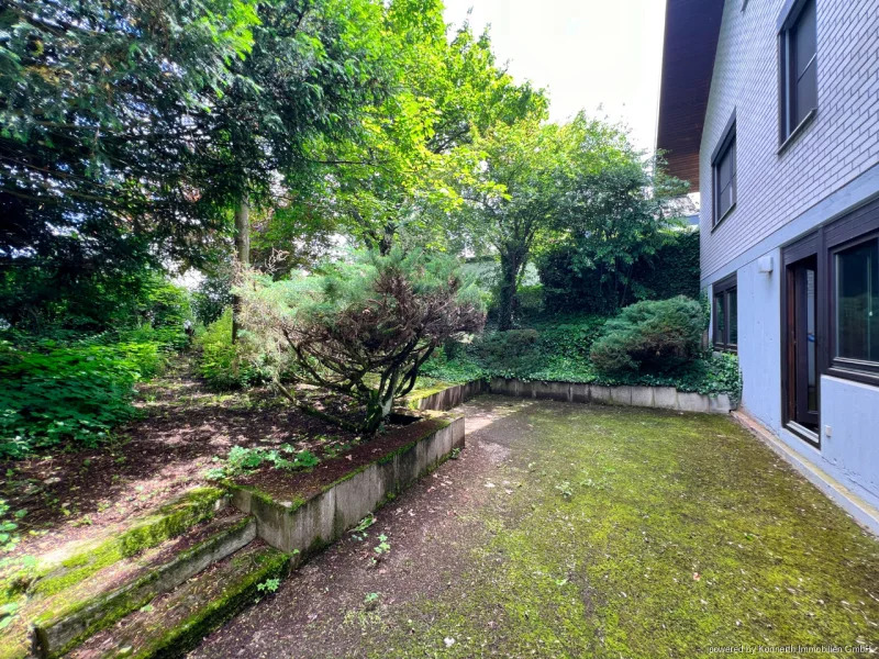 Garten mit ruhiger Terrasse im Gartengeschoss